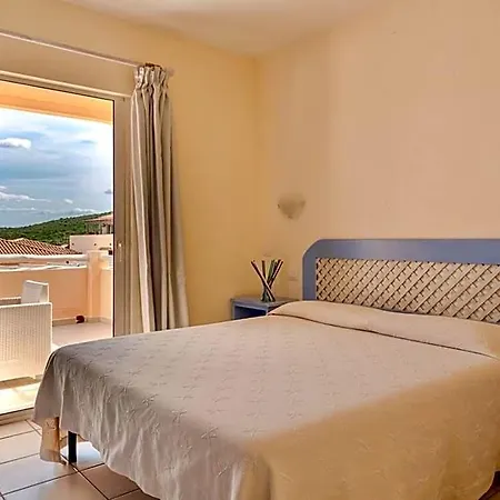 Hotel Baia De Bahas Golfo Di Marinella 3*